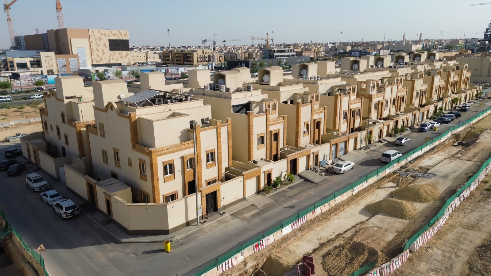 مشاريع عقارية — أسس ميديا